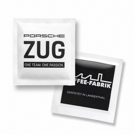 Quadratische Zuckerbeutel mit Porsche-Zug- und Kaffee-Fabrik-Aufdruck